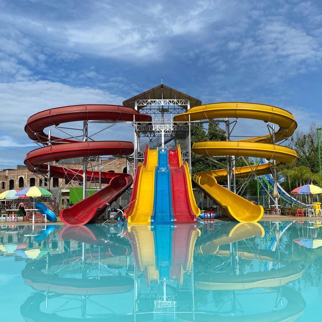 Sedapnya Berenang di Waterpark Tanjung Morawa Bareng Keluarga